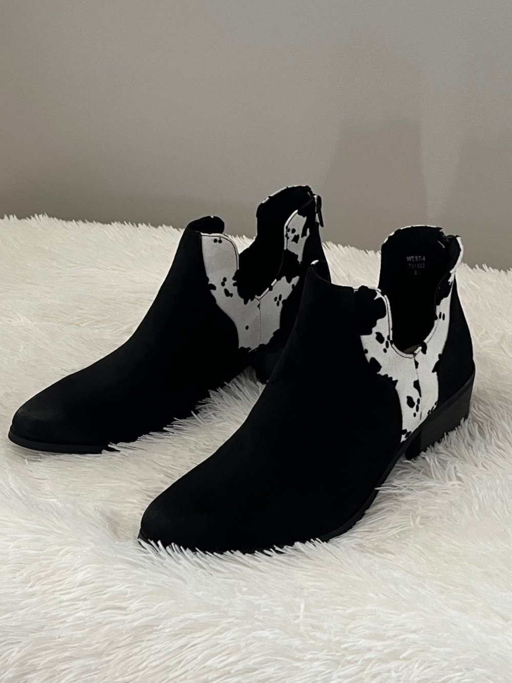 Pierre Dumas West-4 Ankle Boots Cow Print Size 8.5 NWOT